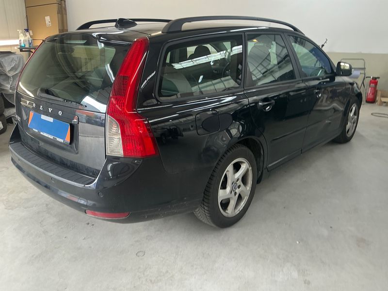 Volvo V50 1.6 D2 Kinetic — zdjęcie 2