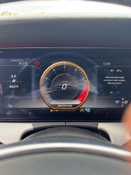 Mercedes-Benz E-Klasse E 63 AMG S 4Matic — zdjęcie 12