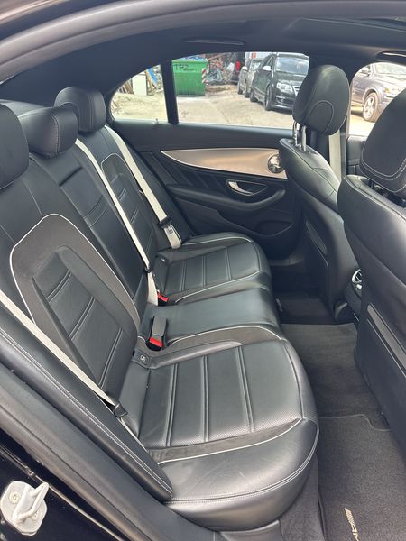 Mercedes-Benz E-Klasse E 63 AMG S 4Matic — zdjęcie 14