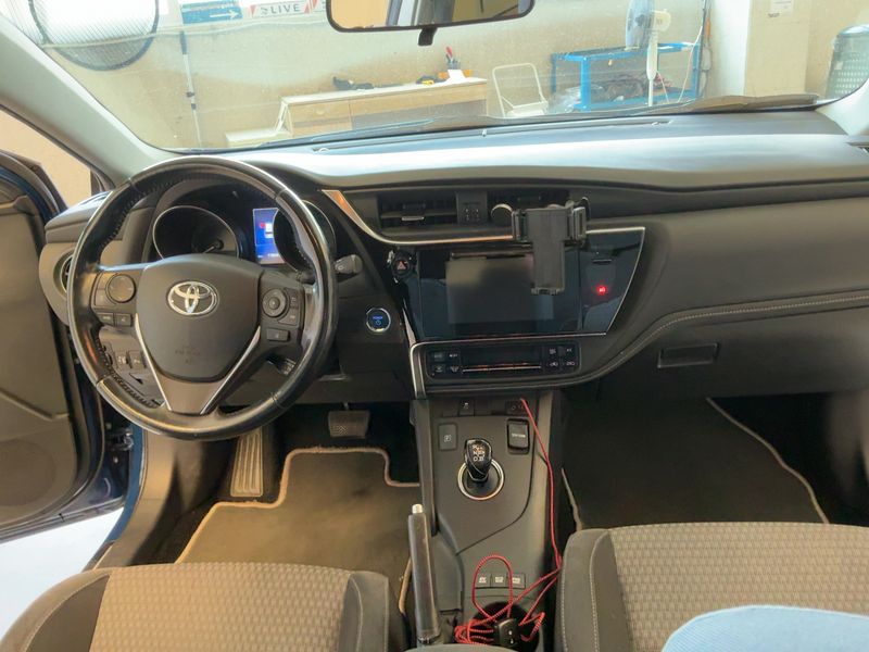 Toyota Auris Touring Sports 1.8 Hybrid Style — zdjęcie 12
