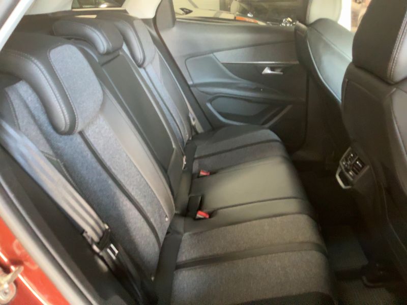 Peugeot 3008 1.2 PureTech Allure 2020 – снимка 19