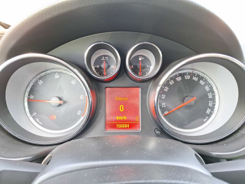 Opel Insignia 2.0 CDTI Connect Pack — zdjęcie 12