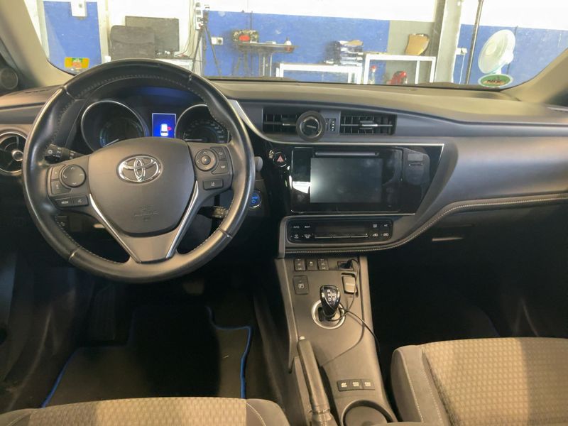 Toyota Auris Touring Sports 1.8 Hybrid Edition-S+ — zdjęcie 12