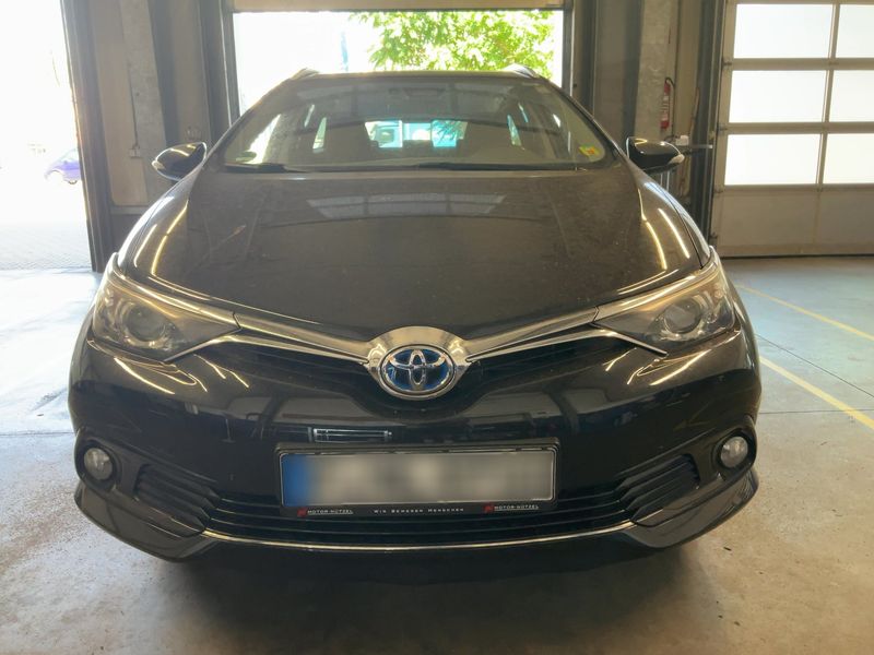 Toyota Auris Touring Sports 1.8 Hybrid Edition-S+ — zdjęcie 9