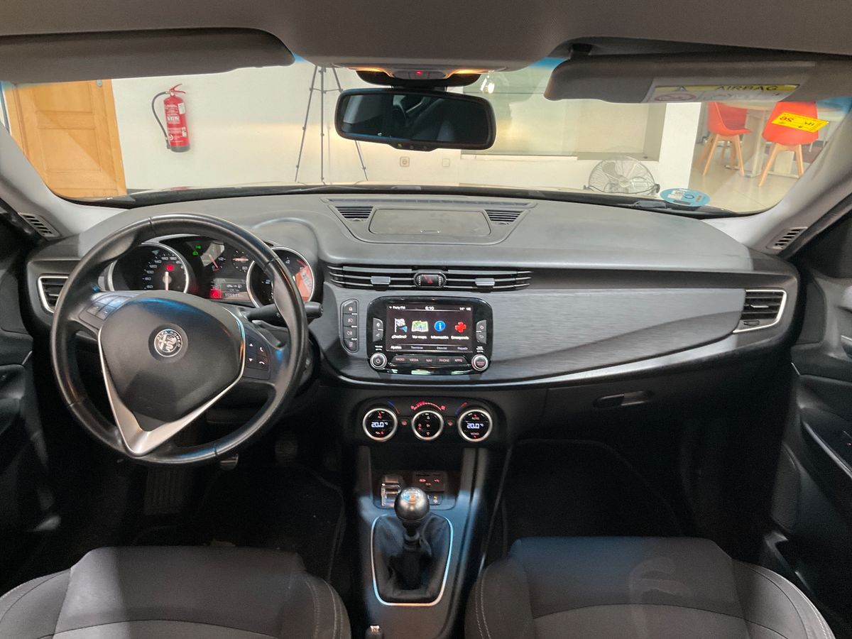 Alfa Romeo 2016 — photo 18