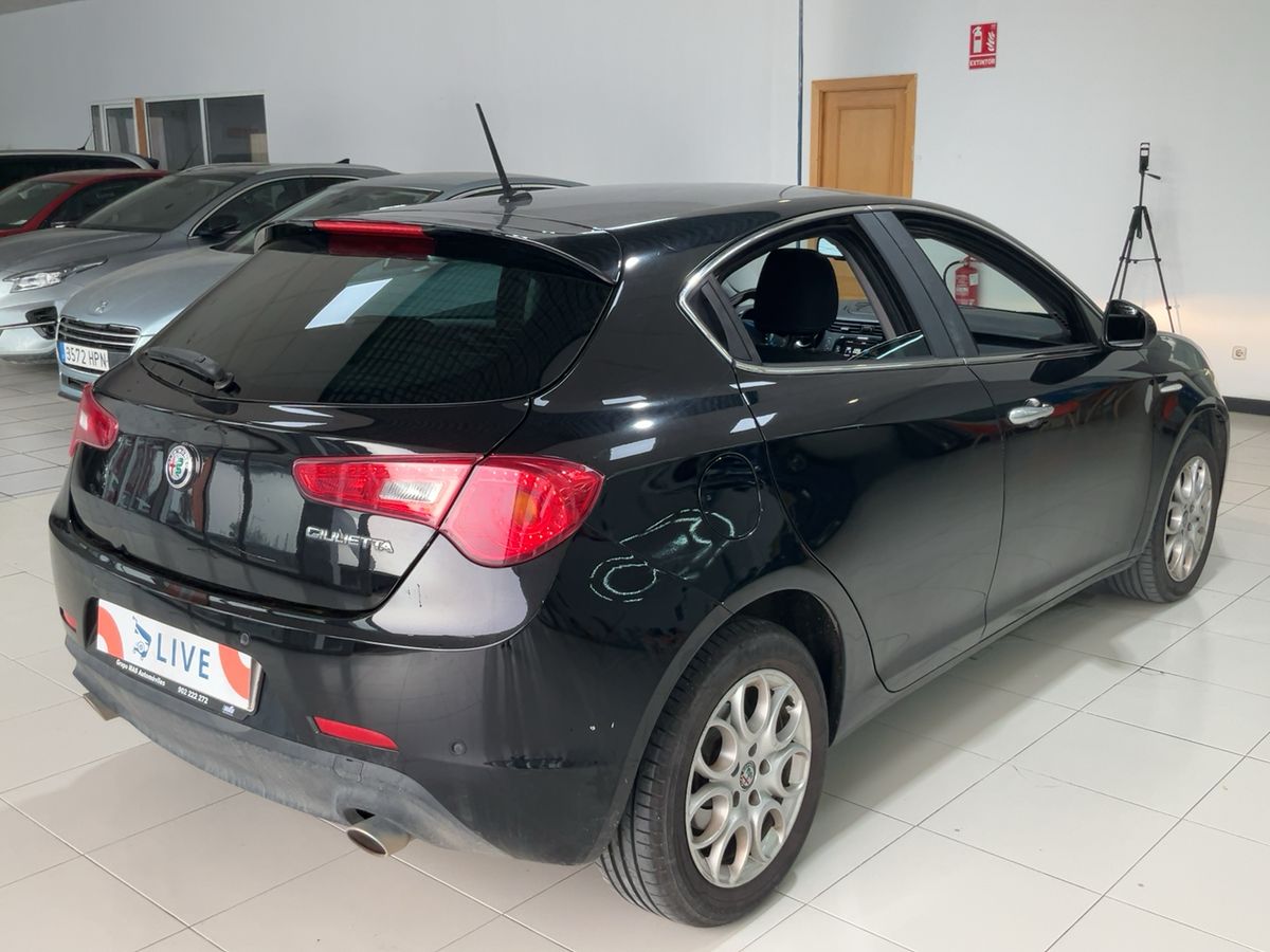 Alfa Romeo 2016 — photo 9
