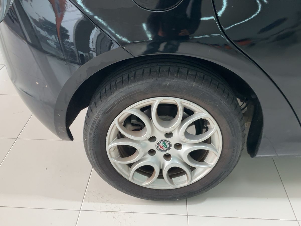 Alfa Romeo 2016 — photo 10