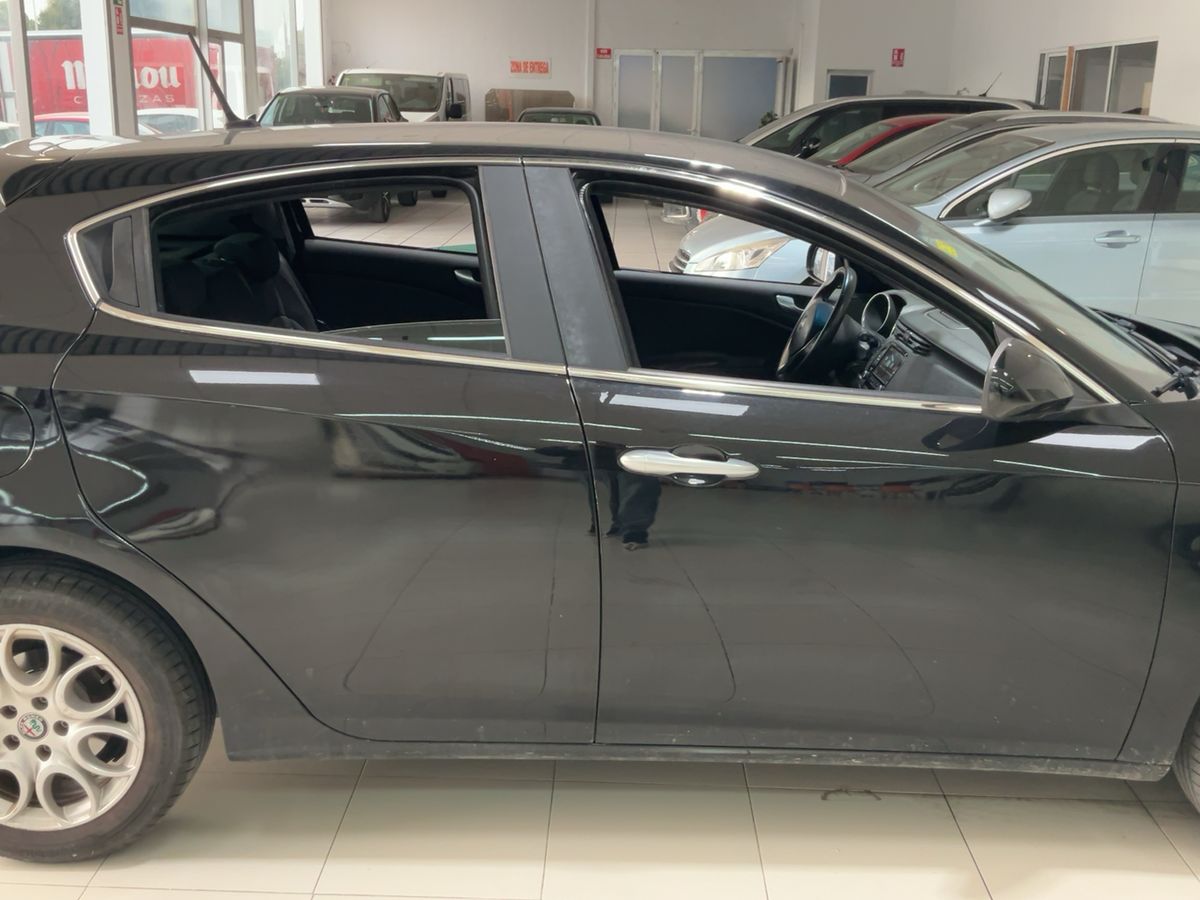 Alfa Romeo 2016 — photo 11