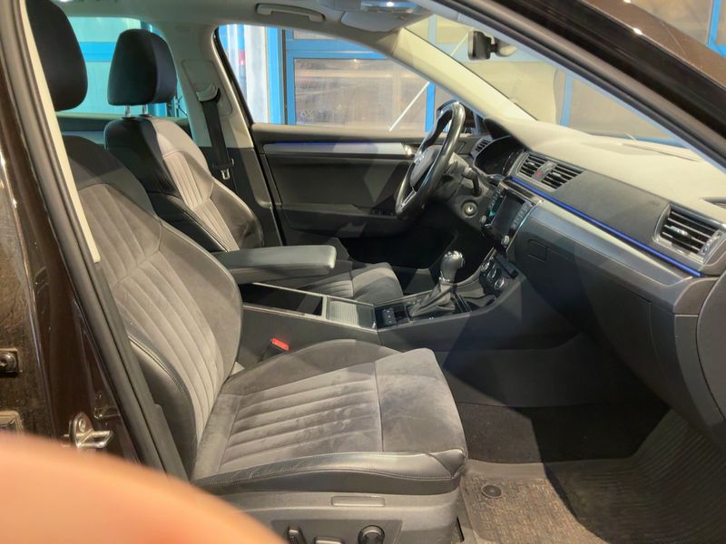 Skoda Superb 2.0 TDI Style 4x4 — zdjęcie 11