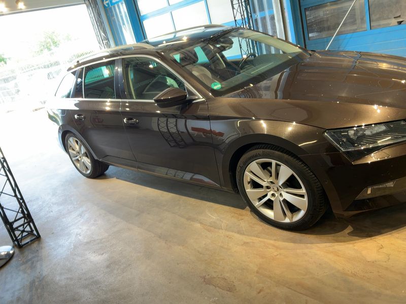 Skoda Superb 2.0 TDI Style 4x4 — zdjęcie 8