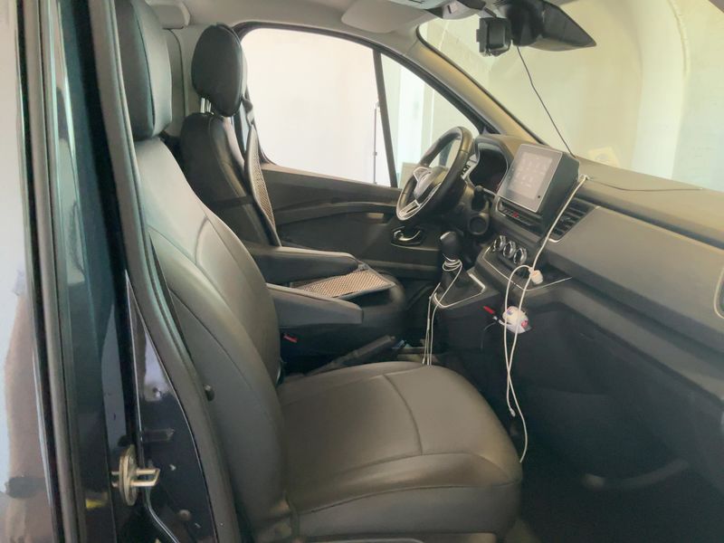 Renault Trafic 2.0 BLUE dCi L2H1 Grand SpaceClass — zdjęcie 11