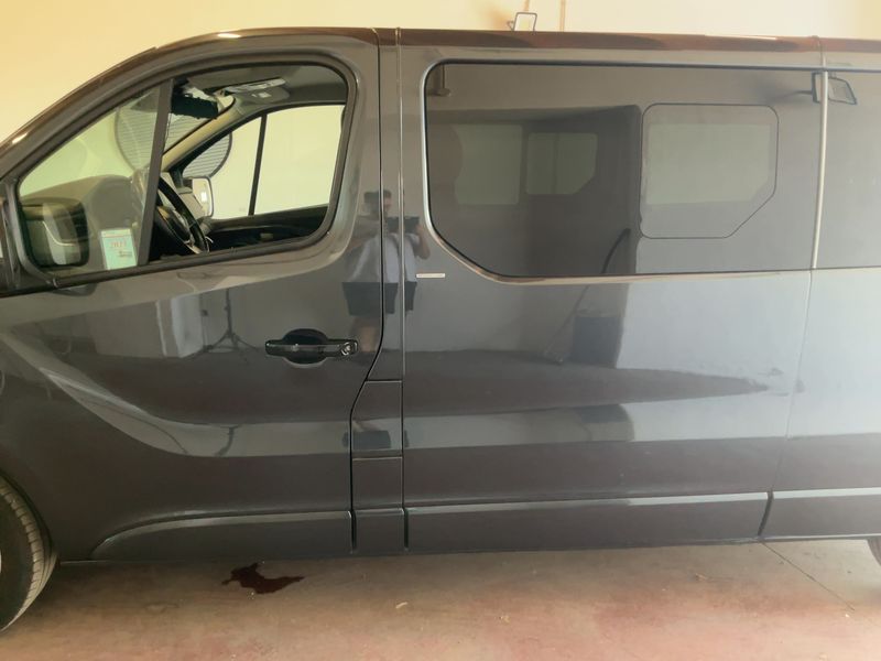 Renault Trafic 2.0 BLUE dCi L2H1 Grand SpaceClass — zdjęcie 4