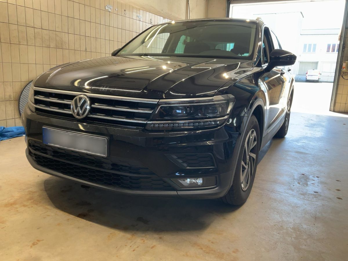 Volkswagen Tiguan 2018 — photo 1