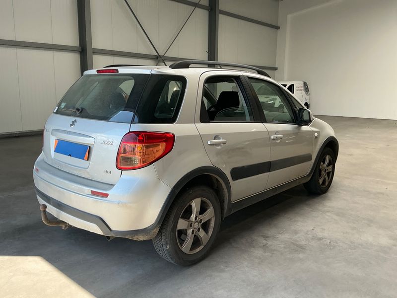 Suzuki SX4 2.0 DDiS GLX 4x4 — zdjęcie 2
