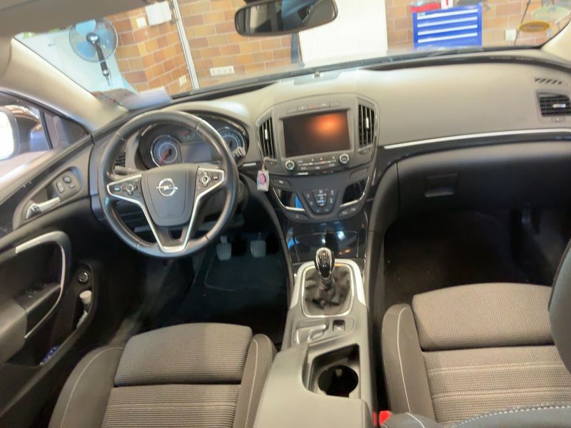 Opel Insignia Sports Tourer 2.0 CDTI Innovation — zdjęcie 12