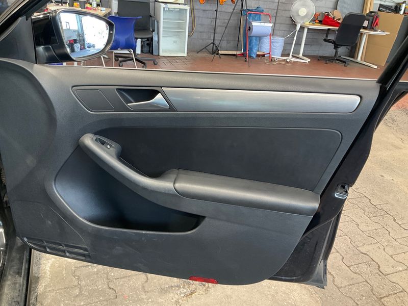 Volkswagen Jetta 1.4 TSI Highline 2012 – снимка 32