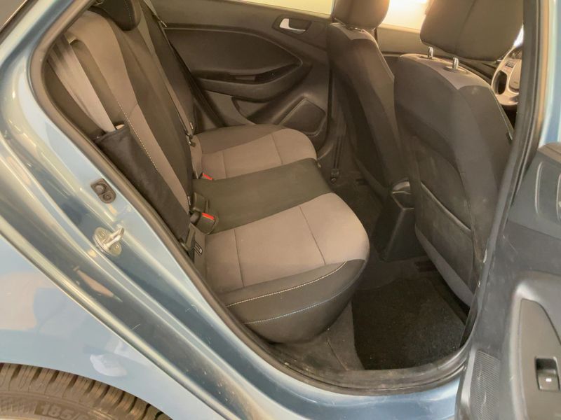 Hyundai i20 1.2 Go — zdjęcie 14