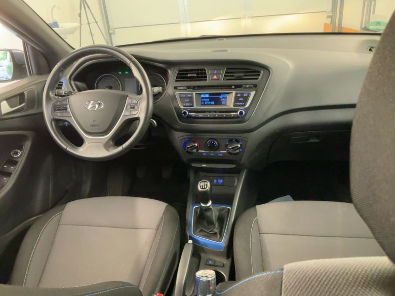 Hyundai i20 1.2 Go — zdjęcie 12
