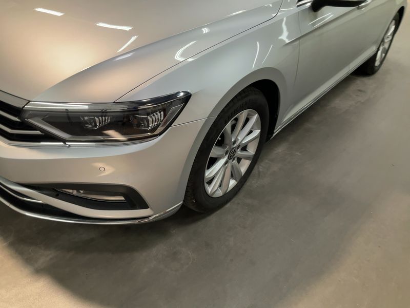 Volkswagen Passat 2.0 TDI Elegance 2021 – снимка 2