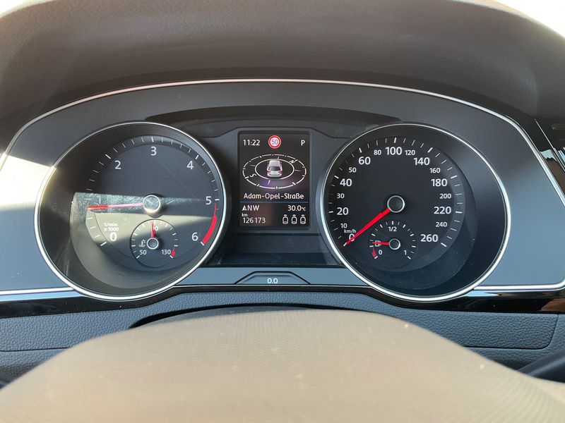 Volkswagen Passat 2.0 TDI Elegance 2021 – снимка 19