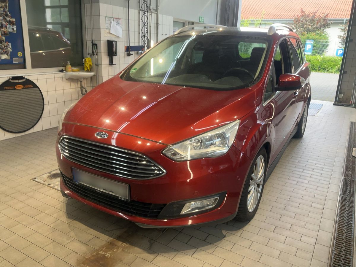 Ford Grand 2015