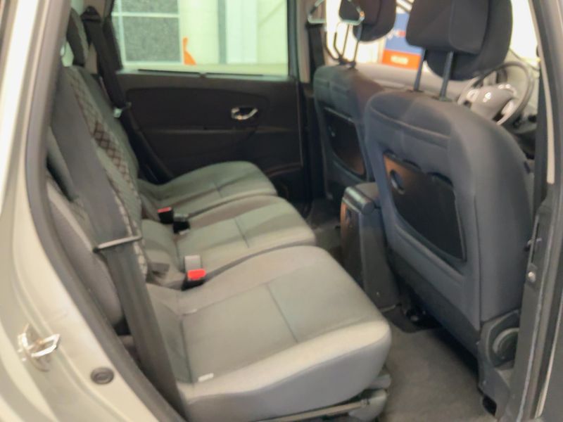 Renault Grand Scenic 1.6 dCi 15th — zdjęcie 14