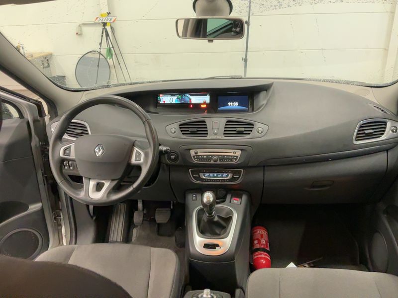 Renault Grand Scenic 1.6 dCi 15th — zdjęcie 12