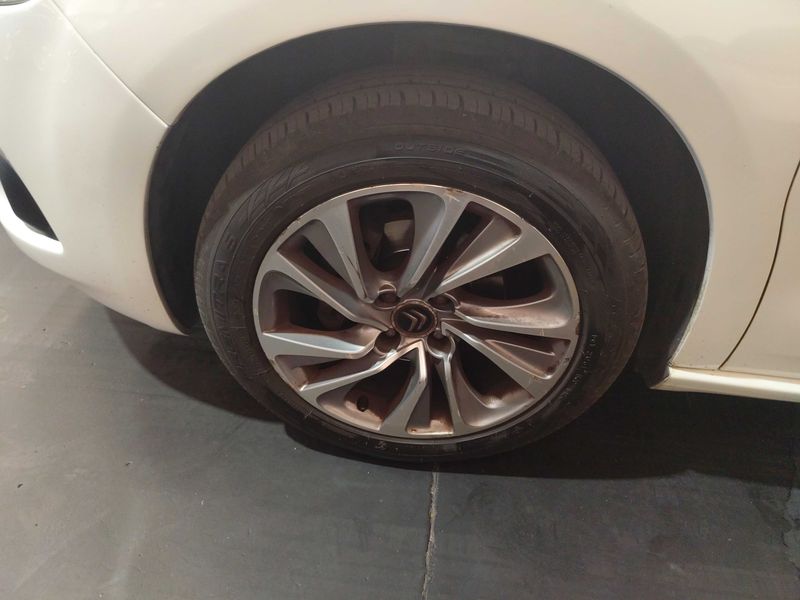 Citroen DS4 1.6 HDi Design — zdjęcie 17