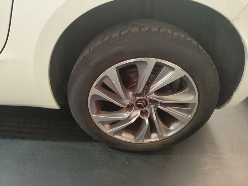 Citroen DS4 1.6 HDi Design — zdjęcie 16