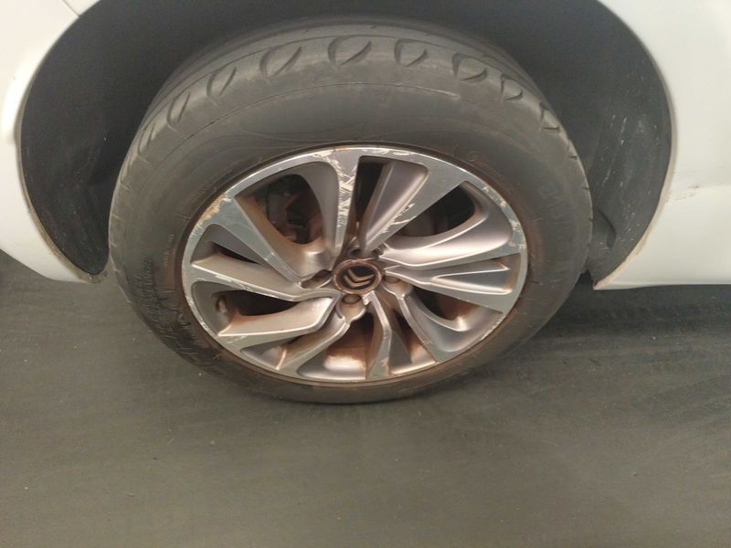 Citroen DS4 1.6 HDi Design — zdjęcie 15