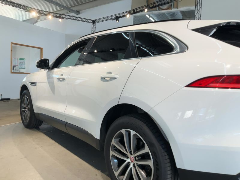 Jaguar F-Pace 30d Prestige AWD — zdjęcie 3