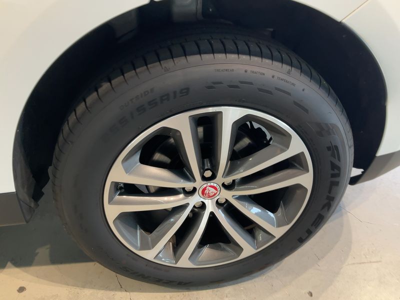 Jaguar F-Pace 30d Prestige AWD 2017 – снимка 5