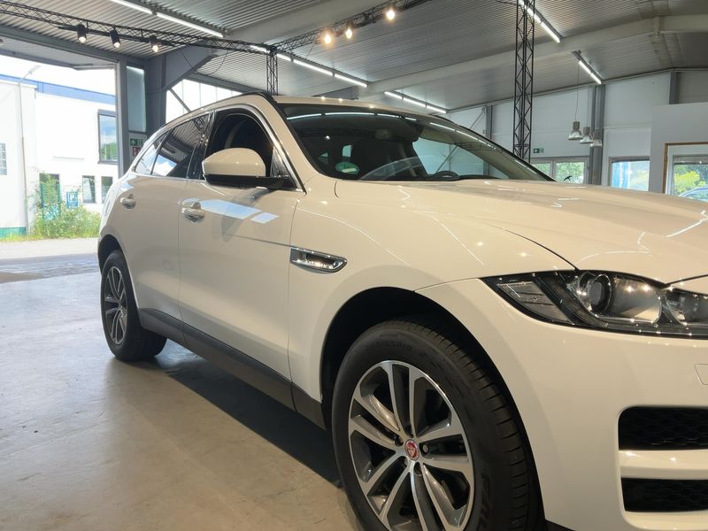 Jaguar F-Pace 30d Prestige AWD — zdjęcie 8