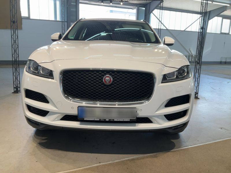 Jaguar F-Pace 30d Prestige AWD — zdjęcie 9
