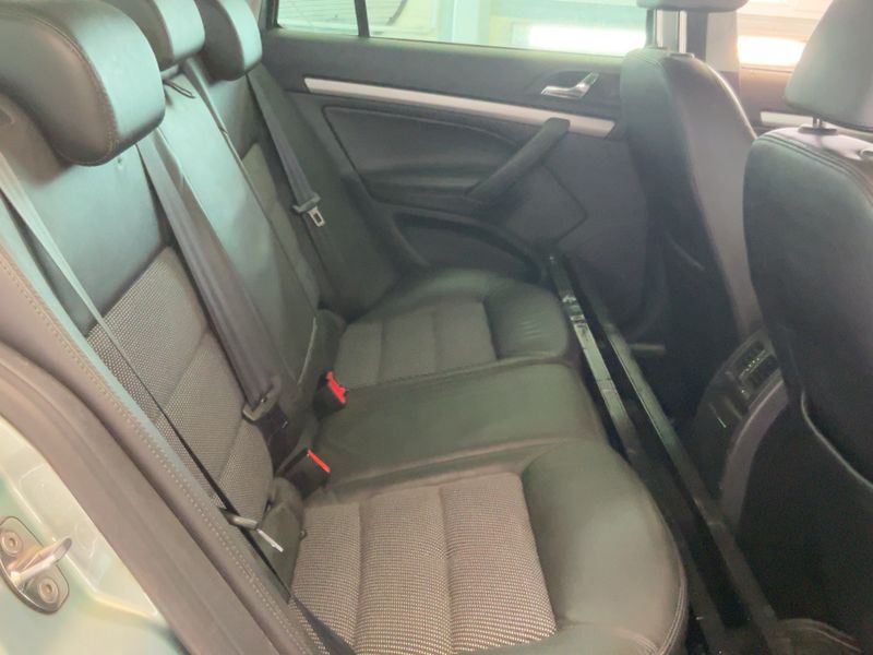 Skoda Octavia 2.0 TDI Elegance — zdjęcie 14