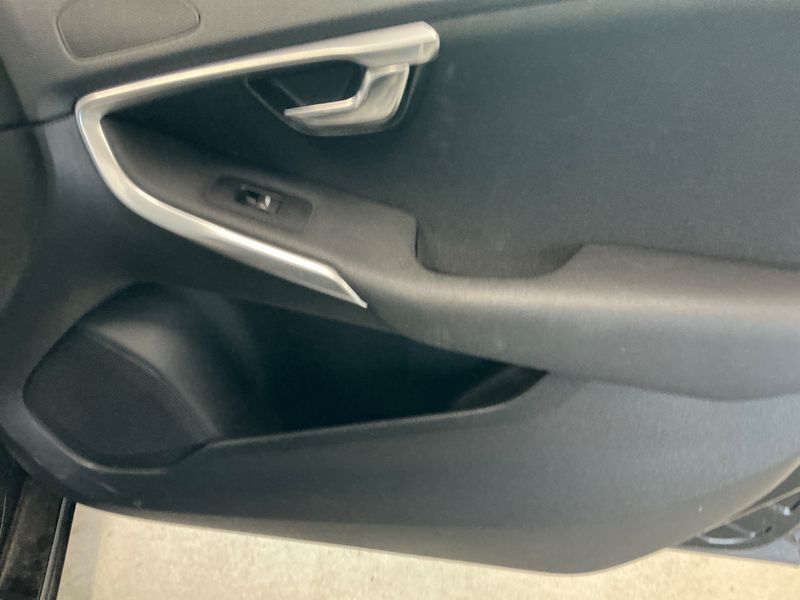 Volvo V40 1.6 D2 You! 2014 – снимка 25