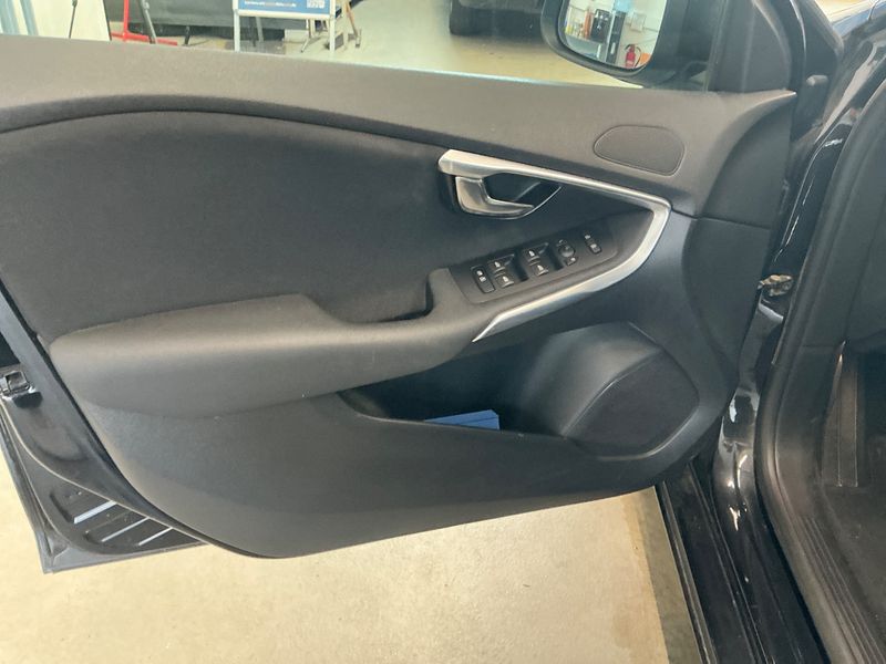 Volvo V40 1.6 D2 You! 2014 – снимка 27