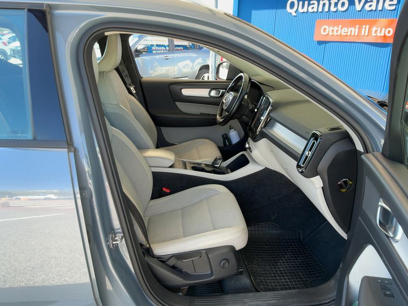 Volvo XC40 2.0 D3 Momentum AWD 2019 – снимка 16