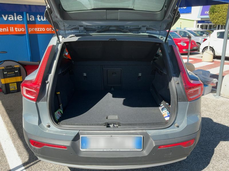 Volvo XC40 2.0 D3 Momentum AWD 2019 – снимка 15