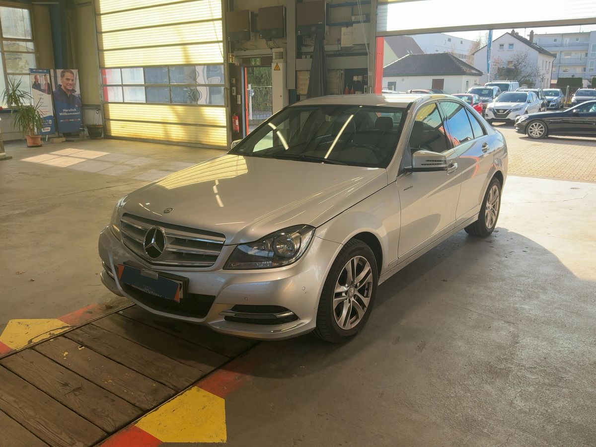 Mercedes-Benz C-Klasse C 180 CGI BlueEfficiency Avantgarde