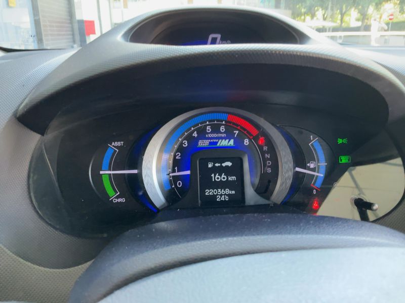 Honda Insight 1.3 Hybrid Executive — zdjęcie 13