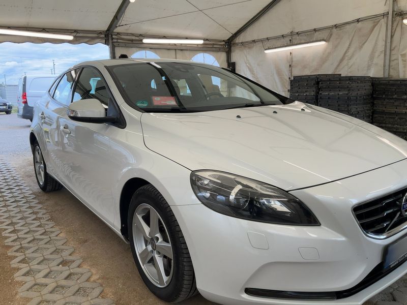 Volvo V40 2.0 D3 You! — zdjęcie 8