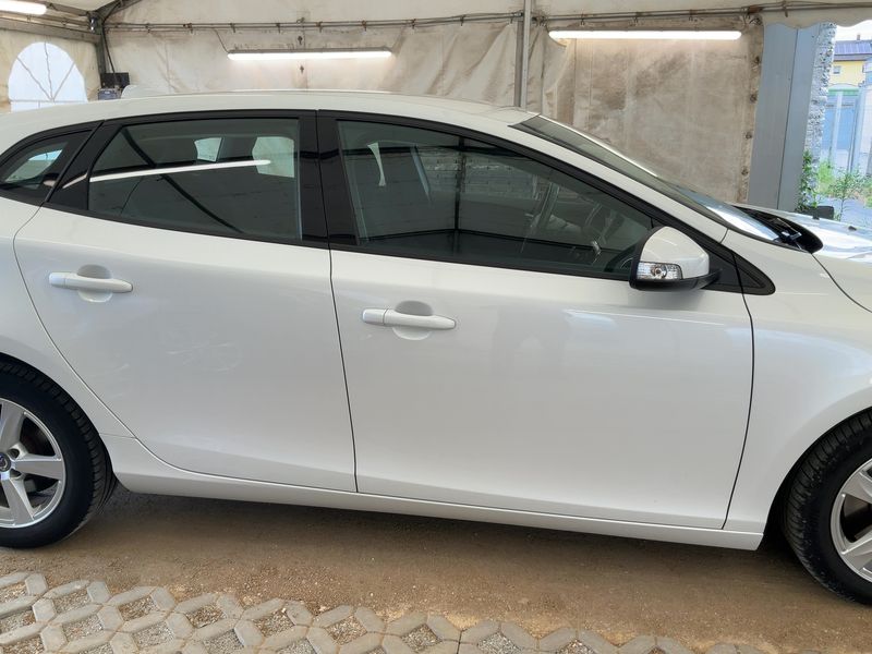 Volvo V40 2.0 D3 You! — zdjęcie 7