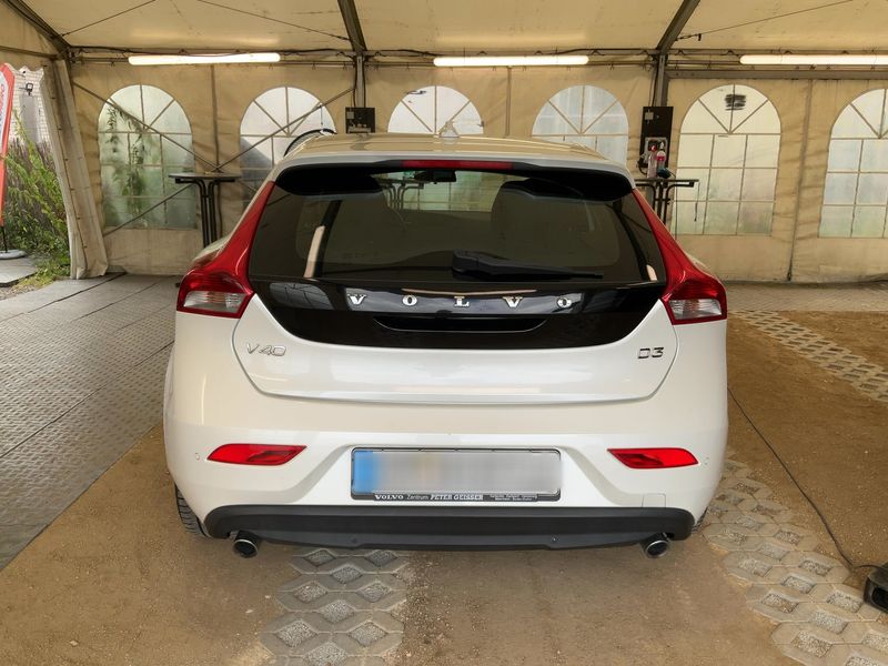 Volvo V40 2.0 D3 You! — zdjęcie 5