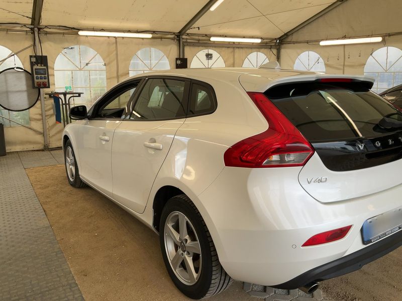 Volvo V40 2.0 D3 You! — zdjęcie 3