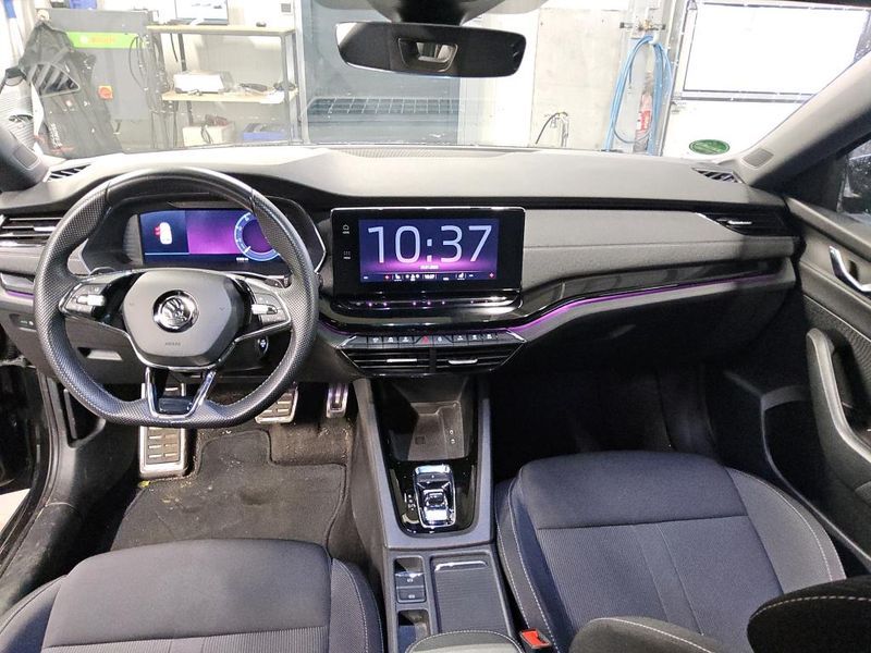 Skoda Octavia 2023 — photo 12