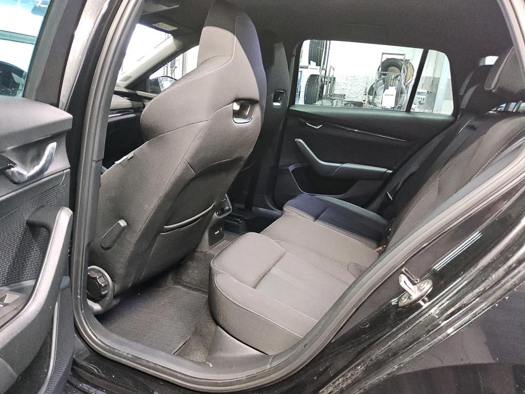Skoda Octavia 2023 — photo 24