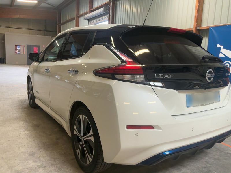Nissan Leaf electric drive 110 kW N-Connecta — zdjęcie 3