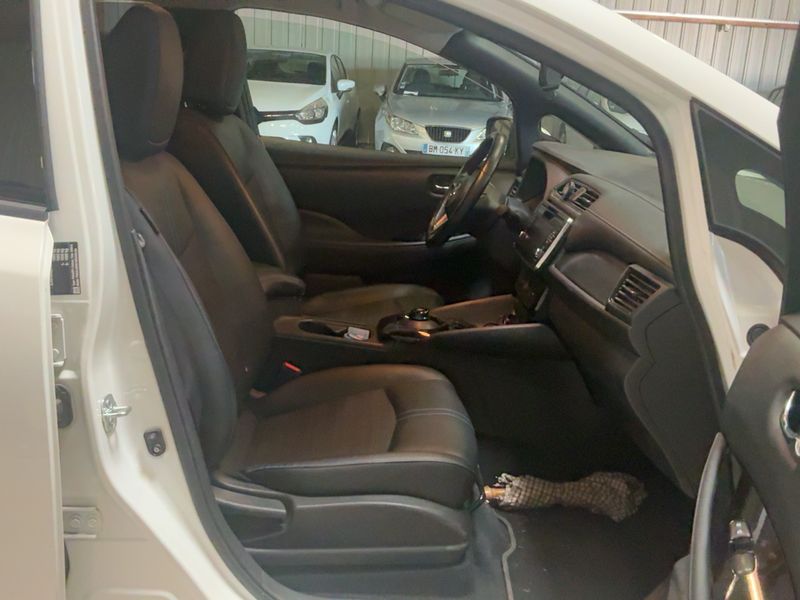 Nissan Leaf electric drive 110 kW N-Connecta — zdjęcie 11