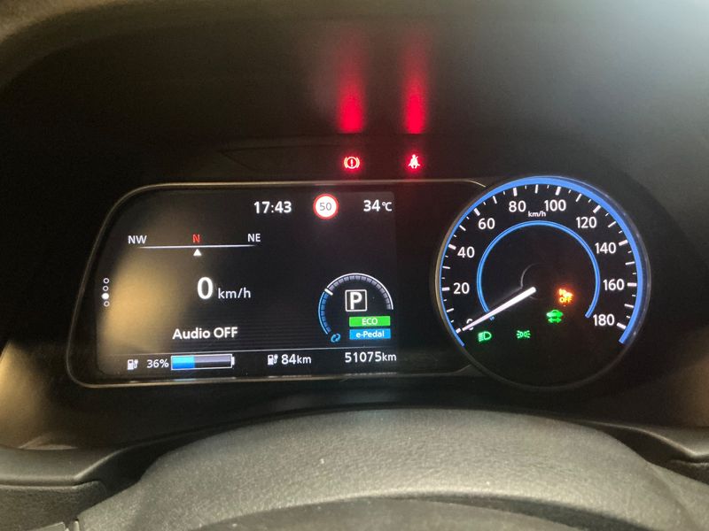 Nissan Leaf electric drive 110 kW N-Connecta — zdjęcie 13